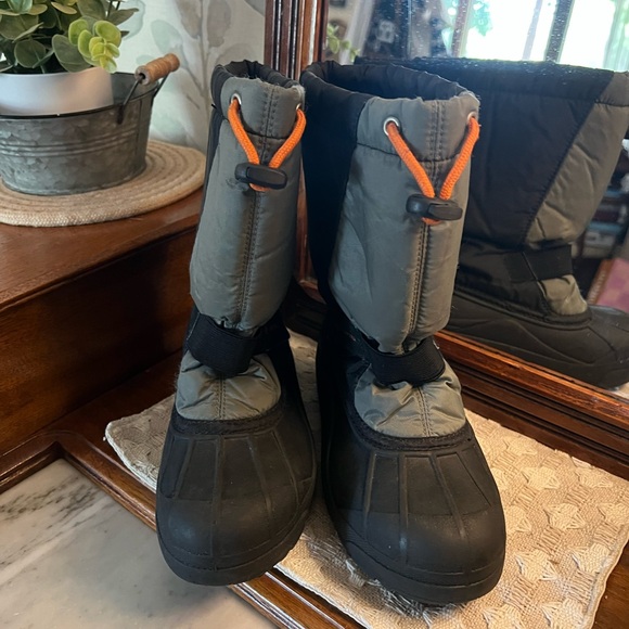 COLUMBIA Classic Powerbug Plus Waterproof Rain Snow Boots Black Grey Boy's Sz 3 - Picture 1 of 8